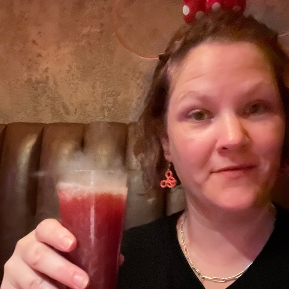 Meet your Posher, Elizabeth - Picture 3 of 9